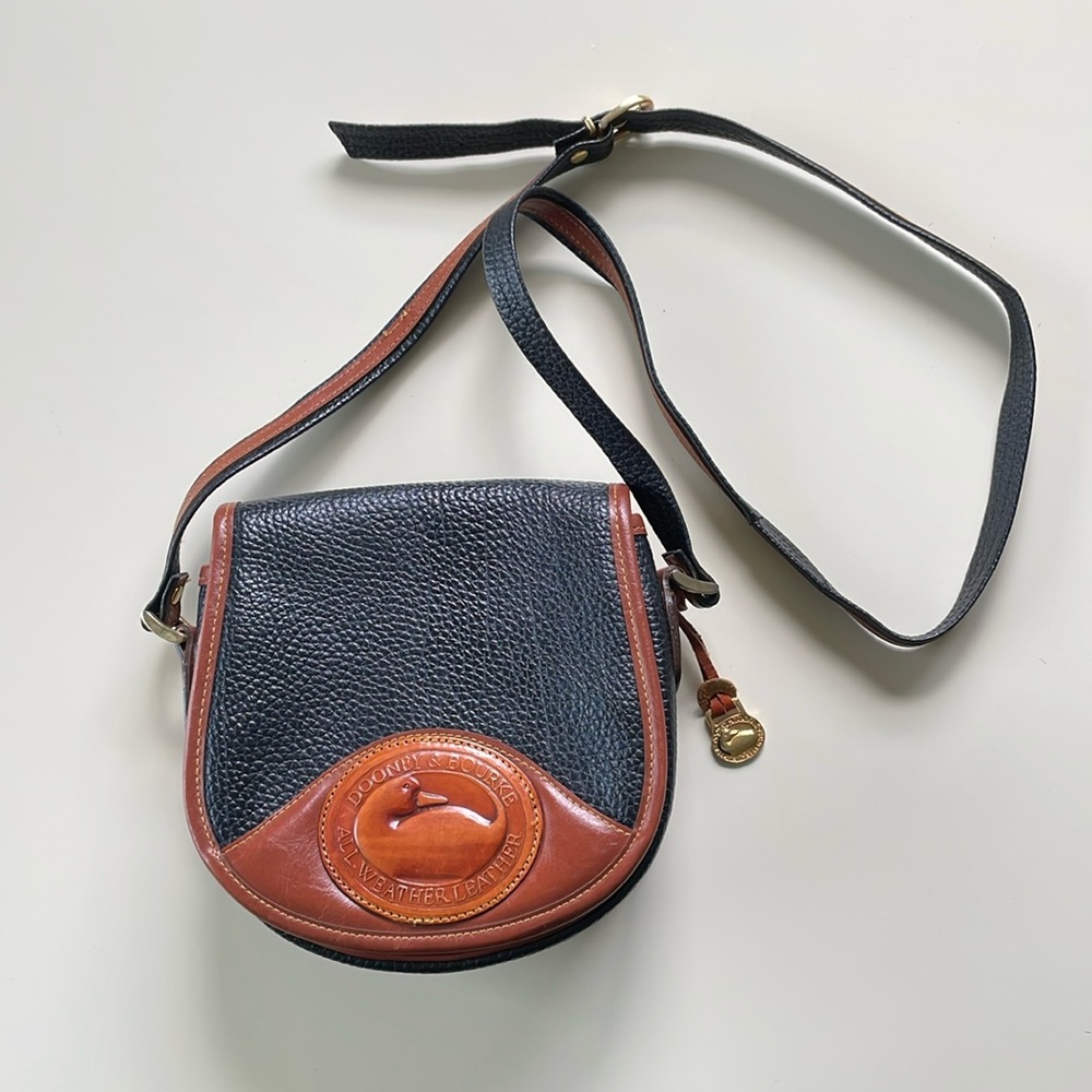 Vintage Dooney & Bourke All Weather Leather Cross Body Purse